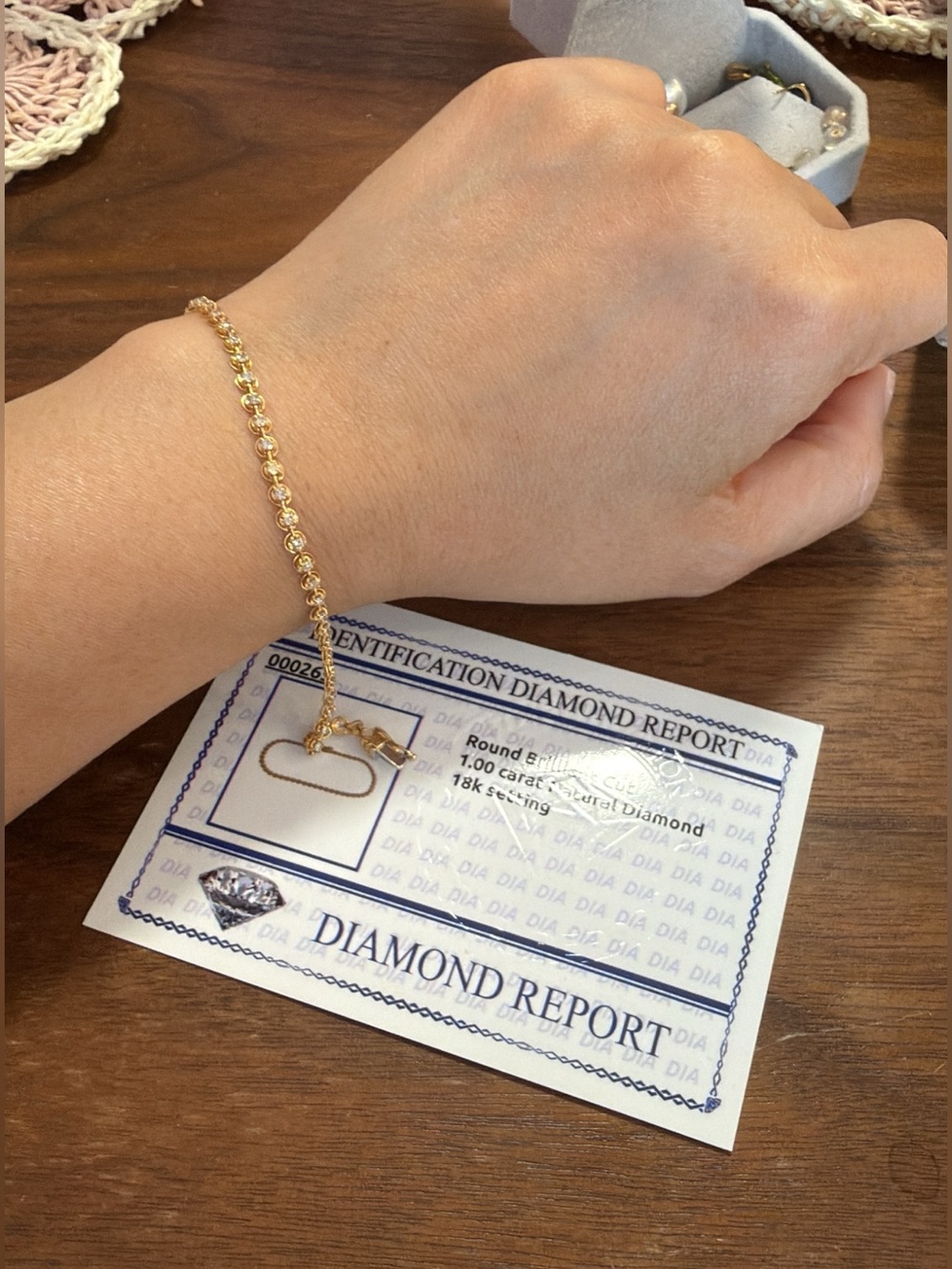 18K Gold Station Bracelet - Yellow Gold
1 carat with authenticity card